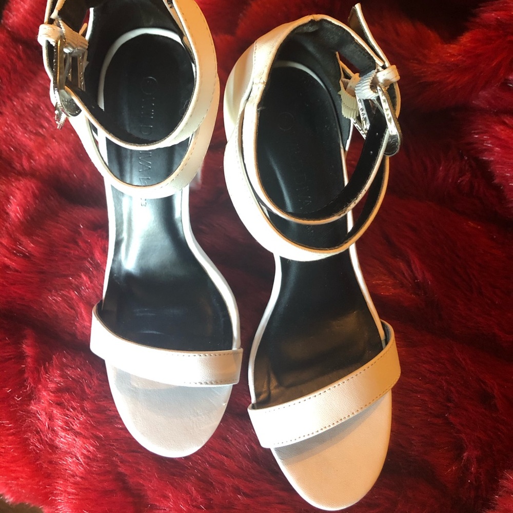 NIB Women Patent Leatherette Open Toe Sandal